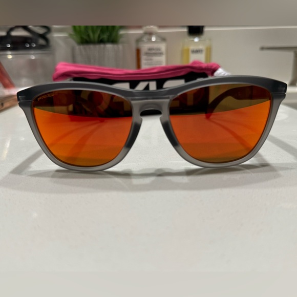 🆕 Oakley Frogskins Range glasses - Picture 3 of 8